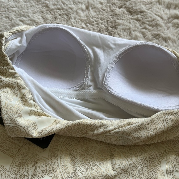 Lauren. White and gold one piece swimsuit.  Womens 8. NWT. - Picture 4 of 9